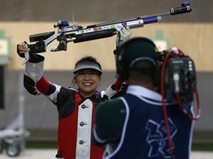 Atiradora da China conquista primeira medalha de ouro