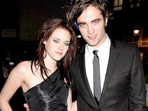 Robert Pattinson pede que Kristen Stewart deixe a mansão em que eles moravam