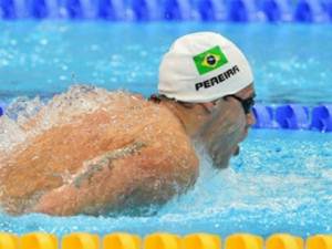 Thiago Pereira está na final dos 400m medley com tempo melhor do que Michael Phelps