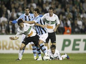 Copa Sul americana - Com gol no final do jogo, Grêmio vence e avança