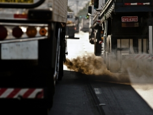 Estudo mostra danos causados pela poluição à saúde de profissionais que trabalham no trânsito
