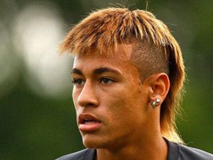 Jornal diz que Neymar estaria pensando em ir para o Barça no ano que vem