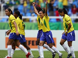 Olimpíadas de Londres 2012: seleção feminina de futebol é eliminada e faz sua pior campanha nos jogos