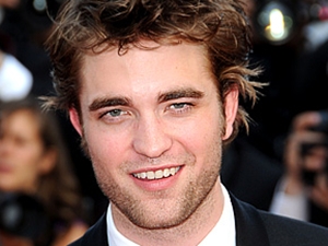 Pattinson coloca mansão a venda e planeja voltar a morar em Londres