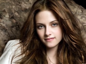 Kristen Stewart: após traição, atriz diz que está bem com Robert Pattinson