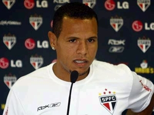 Brasileirão 2012 - Médico do São Paulo não garante presença de Luís Fabiano no jogo contra o Atlético-MG