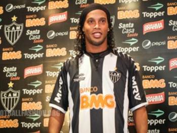 Ronaldinho - Atlético-MG perde para o Corinthians e atleta desfalca o time mineiro