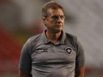 Botafogo e Vasco: time de Oswaldo Oliveira quebra sequência sem vitórias em partida no Engenhão