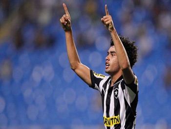 Bruno Mendes brilha e Botafogo vence o Vasco de virada