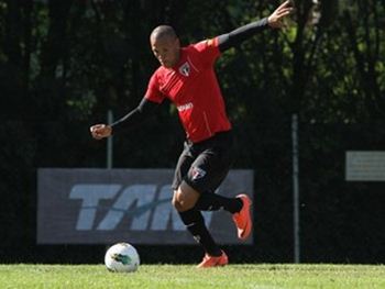 Luís Fabiano volta a treinar e deve encarar o Palmeiras no sábado