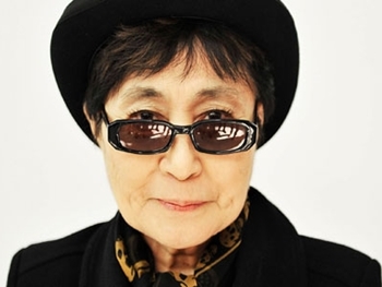 Yoko Ono completa 80 anos