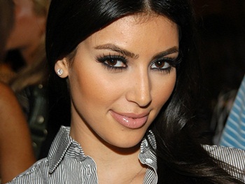 Kim Kardashian tem engordado para conseguir contrato publicitário, diz site