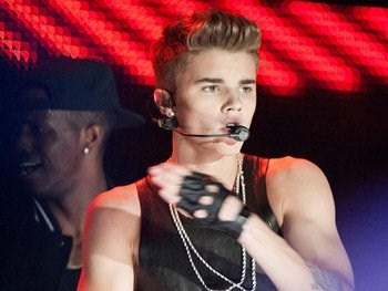 Rádio francesa afirma que Justin Bieber lançará um novo disco em novembro 
