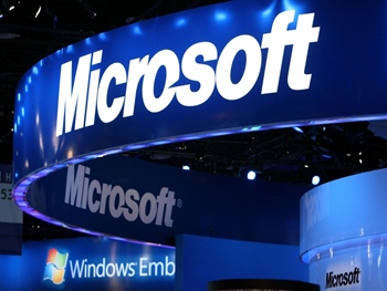 Ações da empresa Microsoft sobem após anúncio de aposentadoria de Steve Ballmer