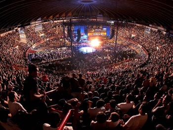UFC que ocorre hoje em BH perde público para o brasileirão