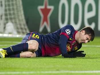 Messi sente lesão e só retornará aos gramados na próxima temporada
