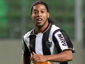 Ronaldinho deve ficar à disposição do Atlético-MG antes do Mundial de Clubes