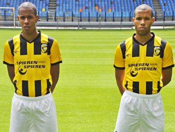 Botafogo anuncia contratação de irmãos gêmeos do futebol holandês