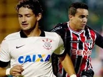 Especialistas veem Corinthians em vantagem na troca de Pato por Jadson