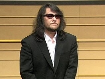 Beethoven japonês reaparece em público e pede desculpas por farsa
