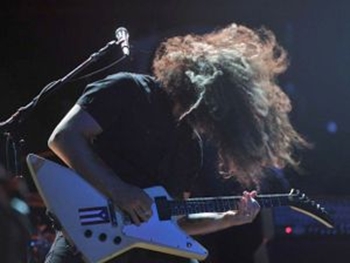 Com Metallica no palco, fãs vibram com rock pesado até debaixo d’água em São Paulo