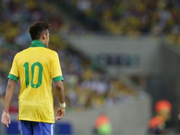 Neymar será o mais novo craque a vestir a camisa 10 na Copa do Mundo