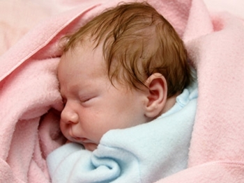 Estudo comprova que carinho em bebês recém-nascidos internados reduz o estresse e ajuda na recuperação