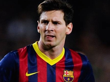 Messi se torna o maior artilheiro da história do Barcelona