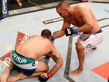MMA: Dan Henderson vence Maurício Shogun no UFC de Natal