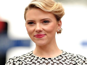  Scarlett Johansson anuncia que está grávida do primeiro filho