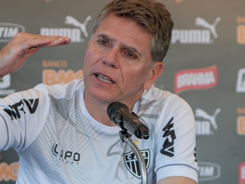 Após derrota, Paulo Autuori deixa o comando do Atlético-MG