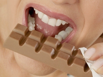 Barras de chocolate e outros doces podem evitar brigas entre casais, diz pesquisa