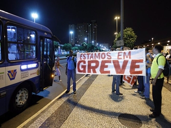 Como não houve acordo motoristas de ônibus decidem paralisar mais uma vez o serviço de transporte no Rio de Janeiro