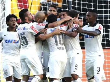 Corinthians 1 x 0 Cruzeiro: Timão vence o líder e chega ao G-4 do Brasileirão 2014