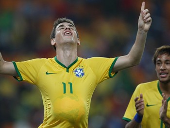 Felipão destaca atuação de Oscar na vitória brasileira na estreia da Copa do Mundo 2014