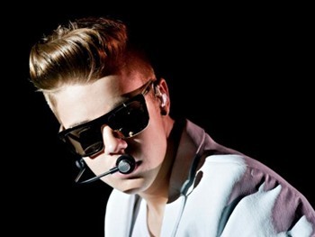 Justin Bieber sofre acidente de trânsito após perseguição, em Los Angeles