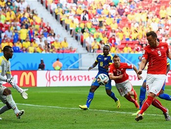 Suíça 2 x 1 Equador: Com gol marcado no fim, europeus impedem primeiro empate da Copa do Mundo 2014