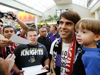 Kaká é apresentado oficialmente pelo Orlando City, da MLS
