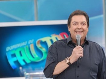 Fausto Silva critica aristas e diz que todo o mérito do dinheiro arrecadado pelo “Criança Esperança” é do telespectador